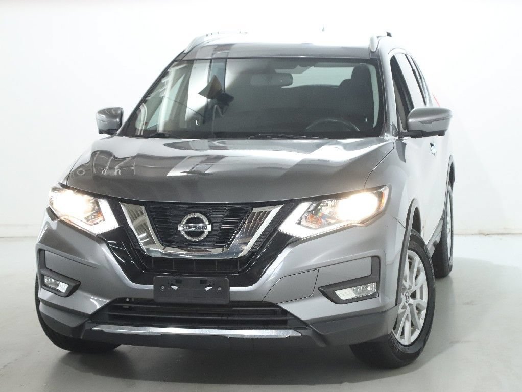Used 2017 Nissan Rogue SV w/ SV Premium Package AWD/4WD image 3