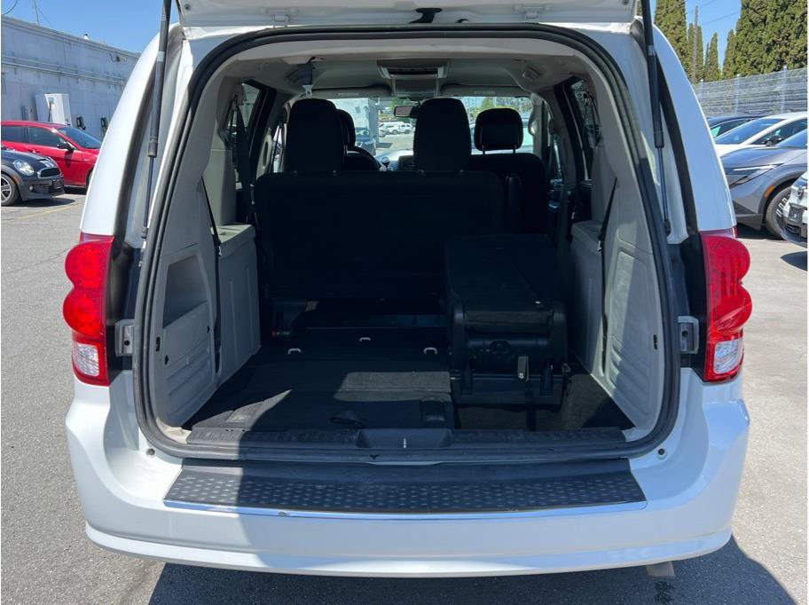 Used 2017 Dodge Grand Caravan SE w/ Power Window Group FWD image 5