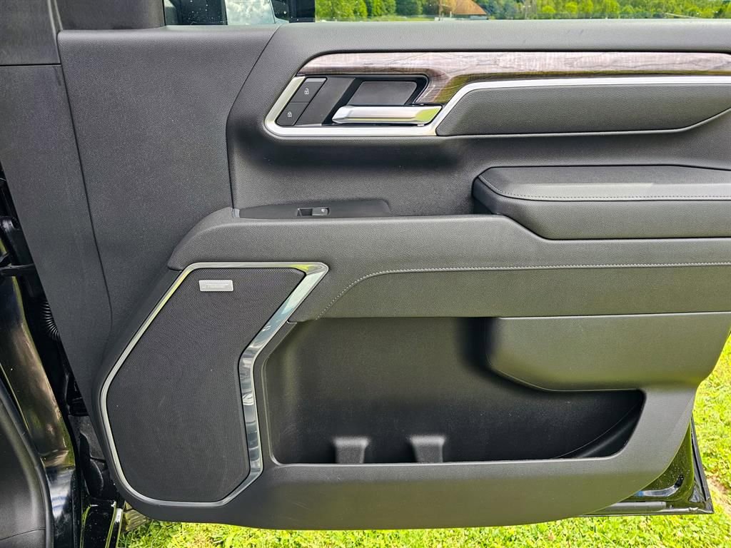 Used 2025 Chevrolet Silverado 2500 LTZ w/ Trail Boss Package image 46