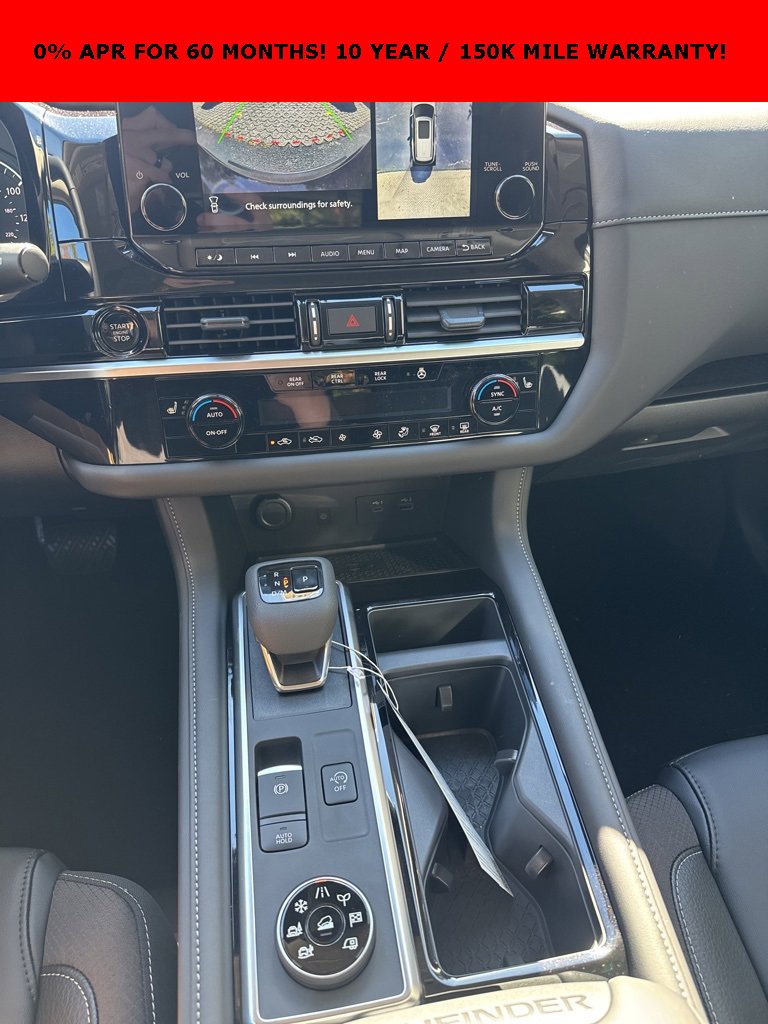 New 2025 Nissan Pathfinder SL w/ Black Appearance Package image 38