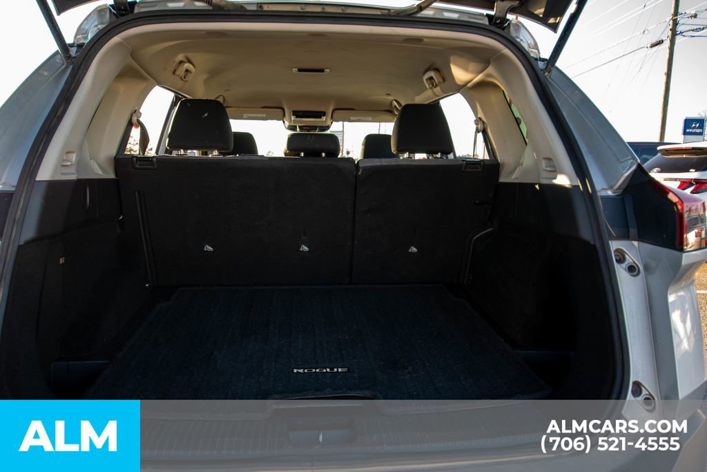 Used 2023 Nissan Rogue SV image 8