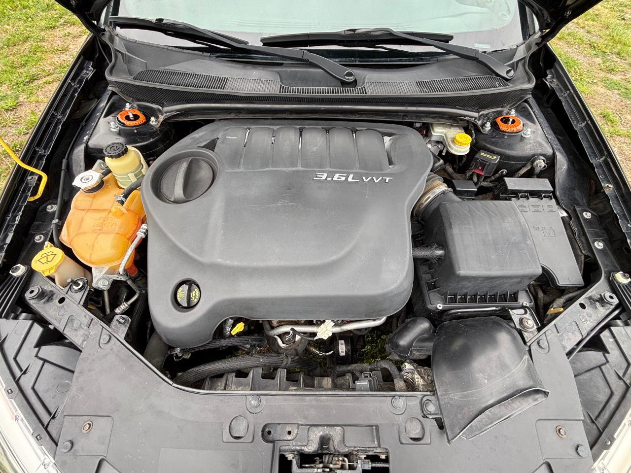 Used 2014 Chrysler 200 Limited w/ Sun/Sound Group FWD image 9