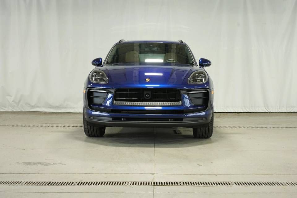Certified 2026 Porsche Macan AWD/4WD image 38