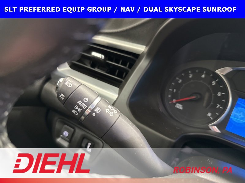 Used 2018 GMC Acadia SLT image 28