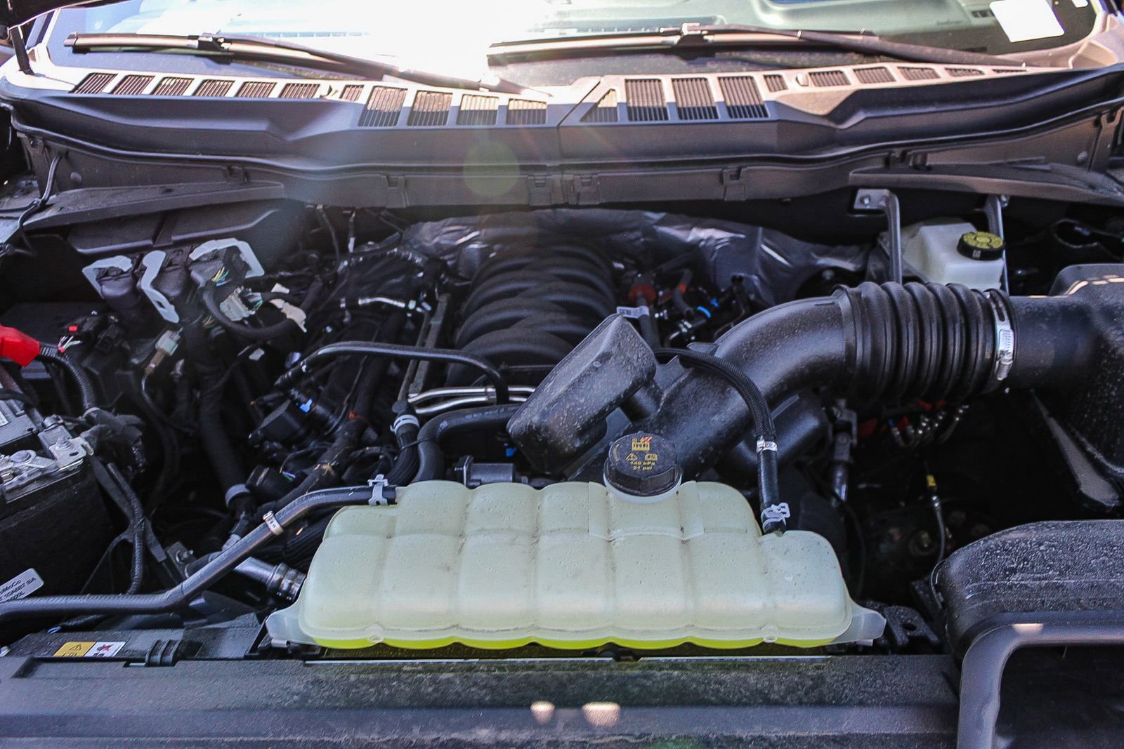 New 2025 Ford F150 Lariat w/ Equipment Group 502A High image 29