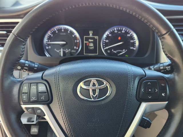 Used 2015 Toyota Highlander Limited AWD/4WD image 14