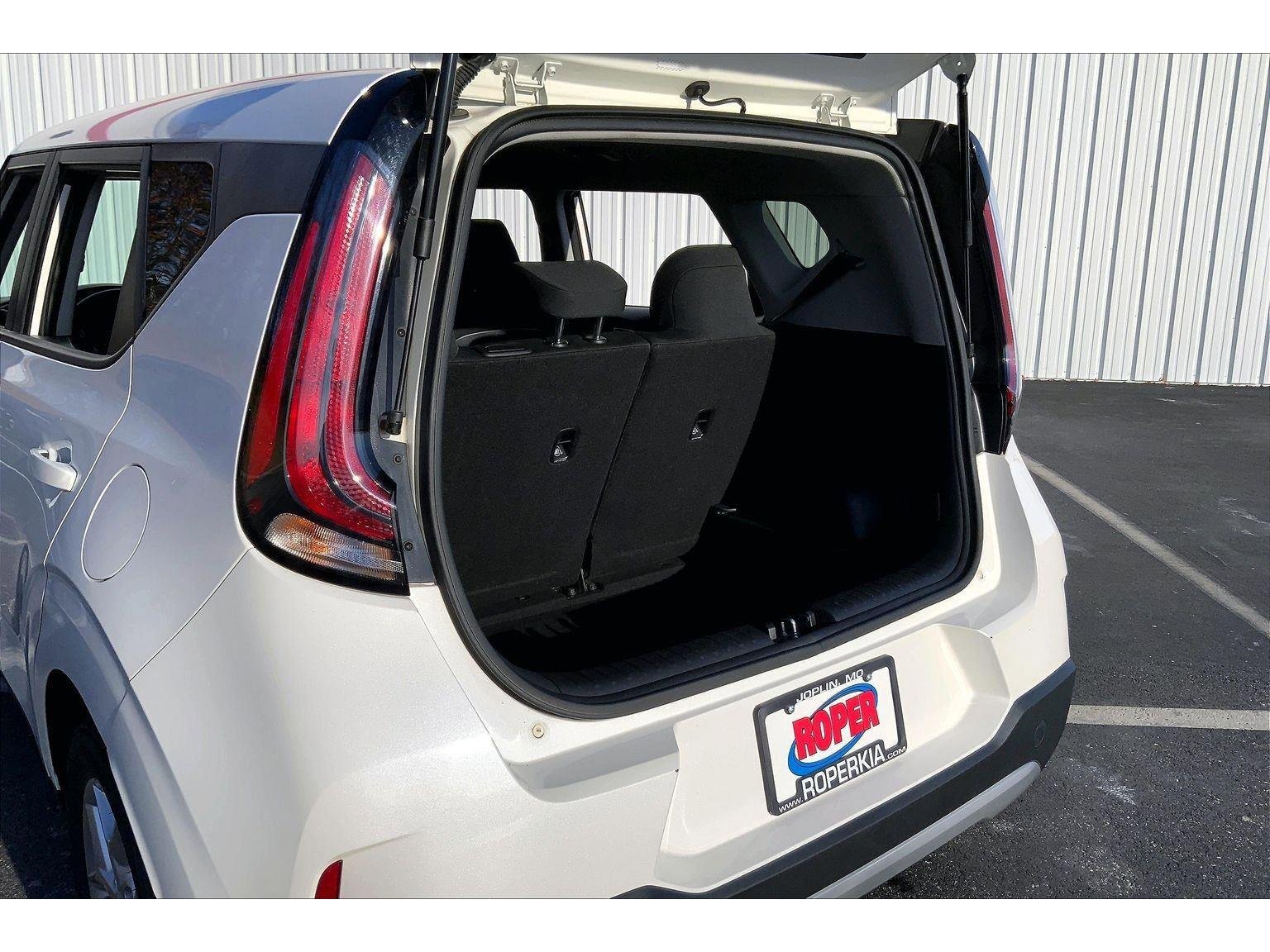 Used 2023 Kia Soul S image 24