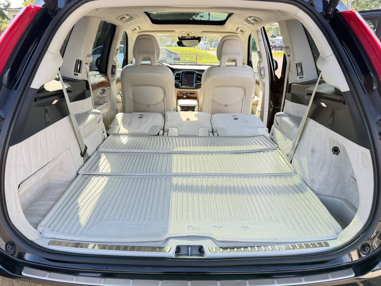 Used 2016 Volvo XC90 T6 Inscription w/ Vision Package AWD/4WD image 38