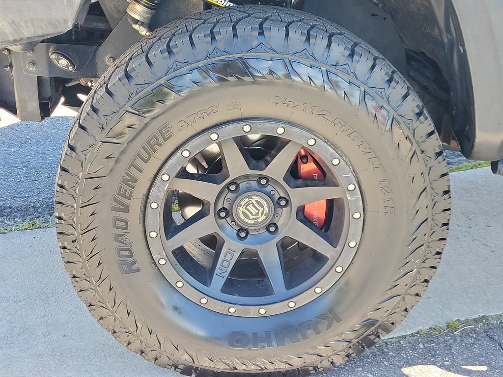 Used 2016 Toyota Tacoma TRD Off-Road w/ Premium & Technology Package AWD/4WD image 24