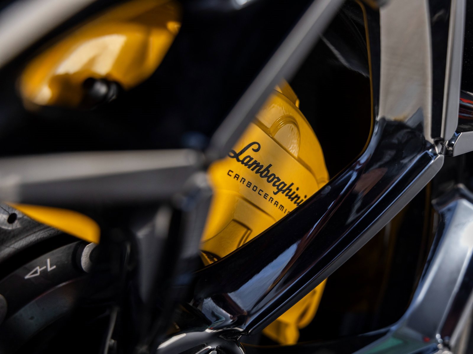 Used 2024 Lamborghini Urus Performante image 23