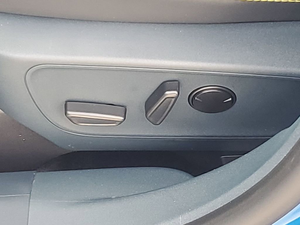 Used 2025 Ford Maverick Lobo image 29