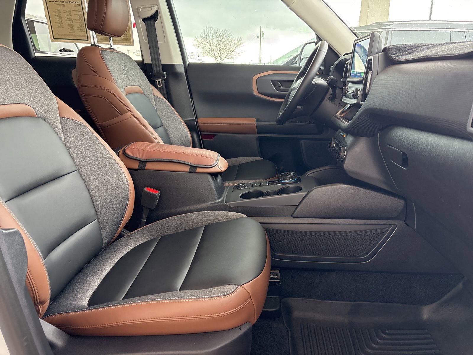 Used 2024 Ford Bronco Sport Outer Banks w/ Tech Package image 19