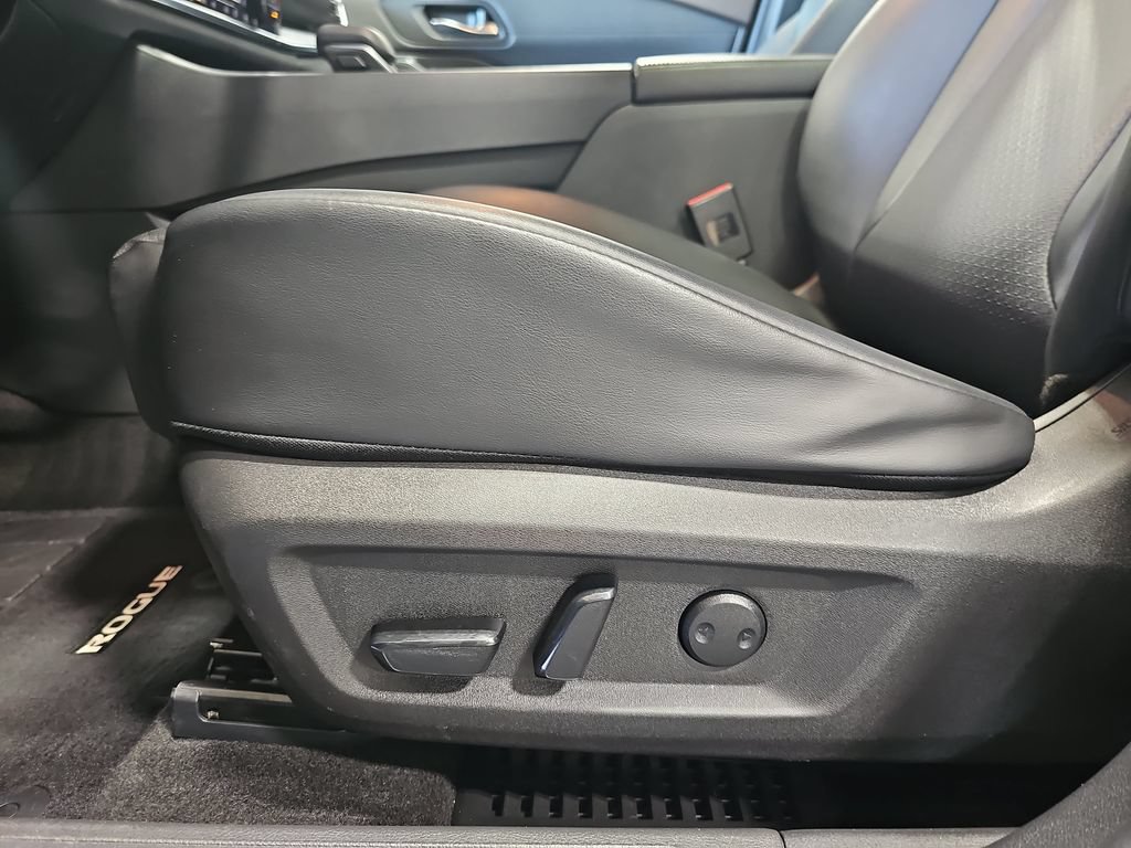 Certified 2023 Nissan Rogue SV w/ SV Premium B Package AWD/4WD image 30