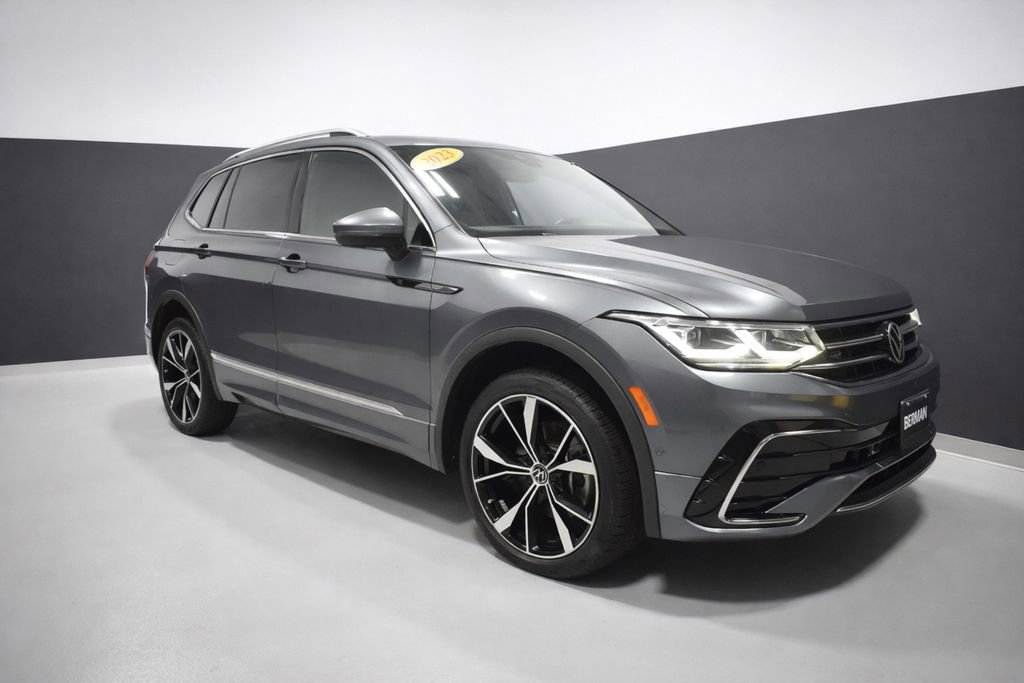 Used 2023 Volkswagen Tiguan SEL R-Line image 7