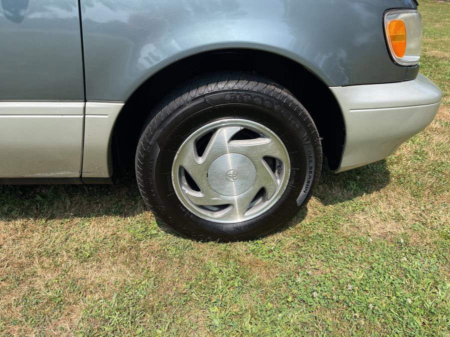 Used 1999 Toyota Sienna LE FWD image 37