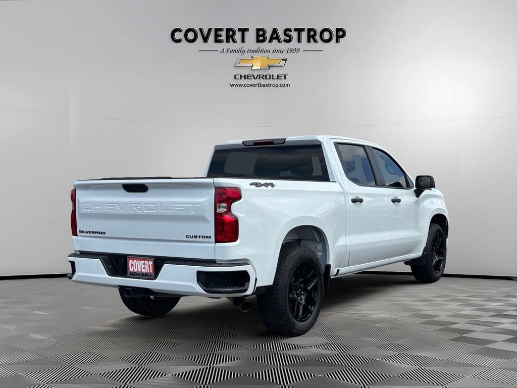 Used 2024 Chevrolet Silverado 1500 Custom w/ Dark Appearance Package AWD/4WD image 6