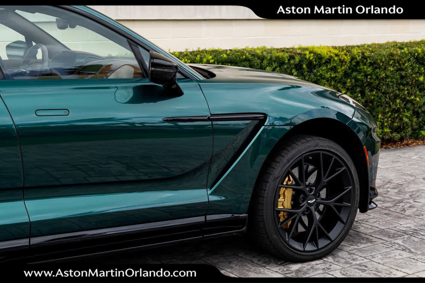 Used 2025 Aston Martin DBX 707 image 9