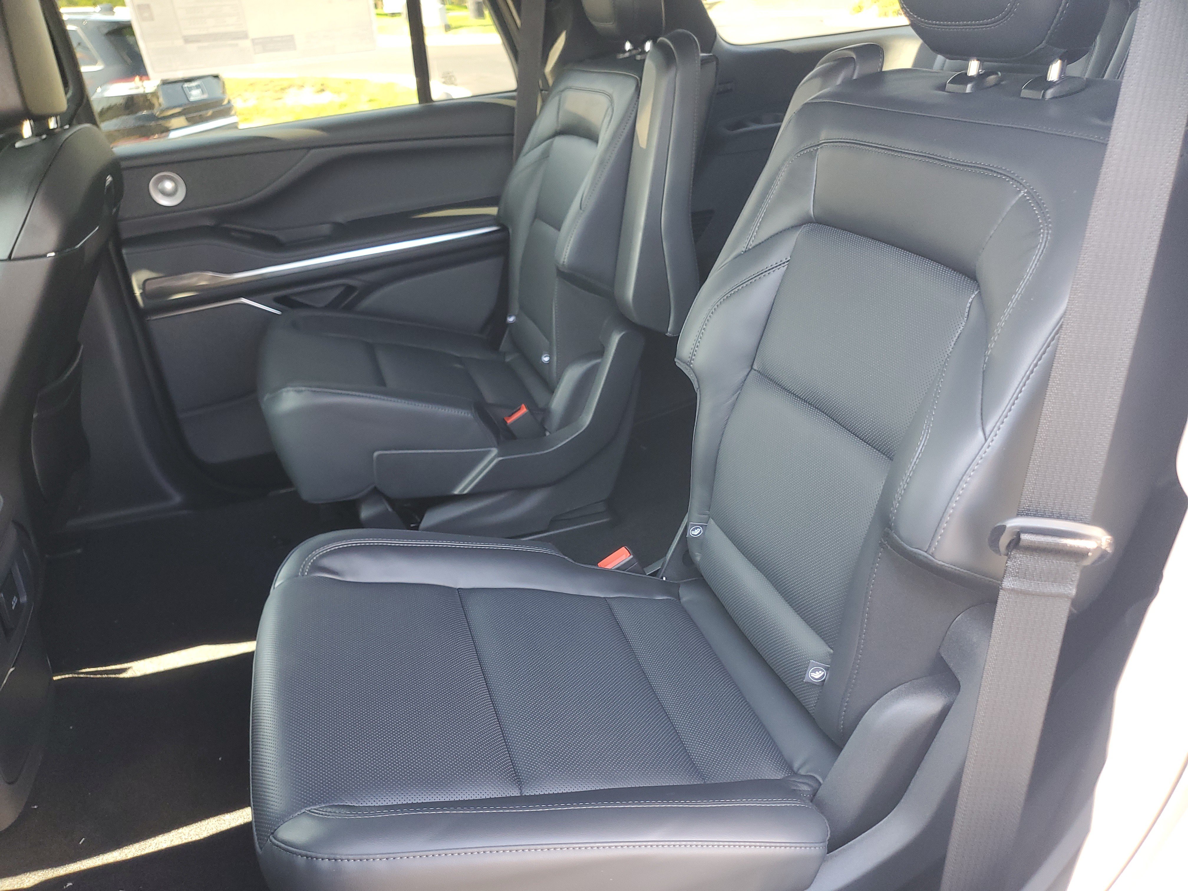 New 2027 Lincoln Navigator Reserve w/ Jet Appearance Package AWD/4WD image 31
