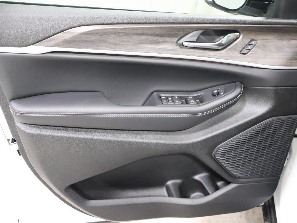 New 2027 Jeep Grand Cherokee Limited AWD/4WD image 10