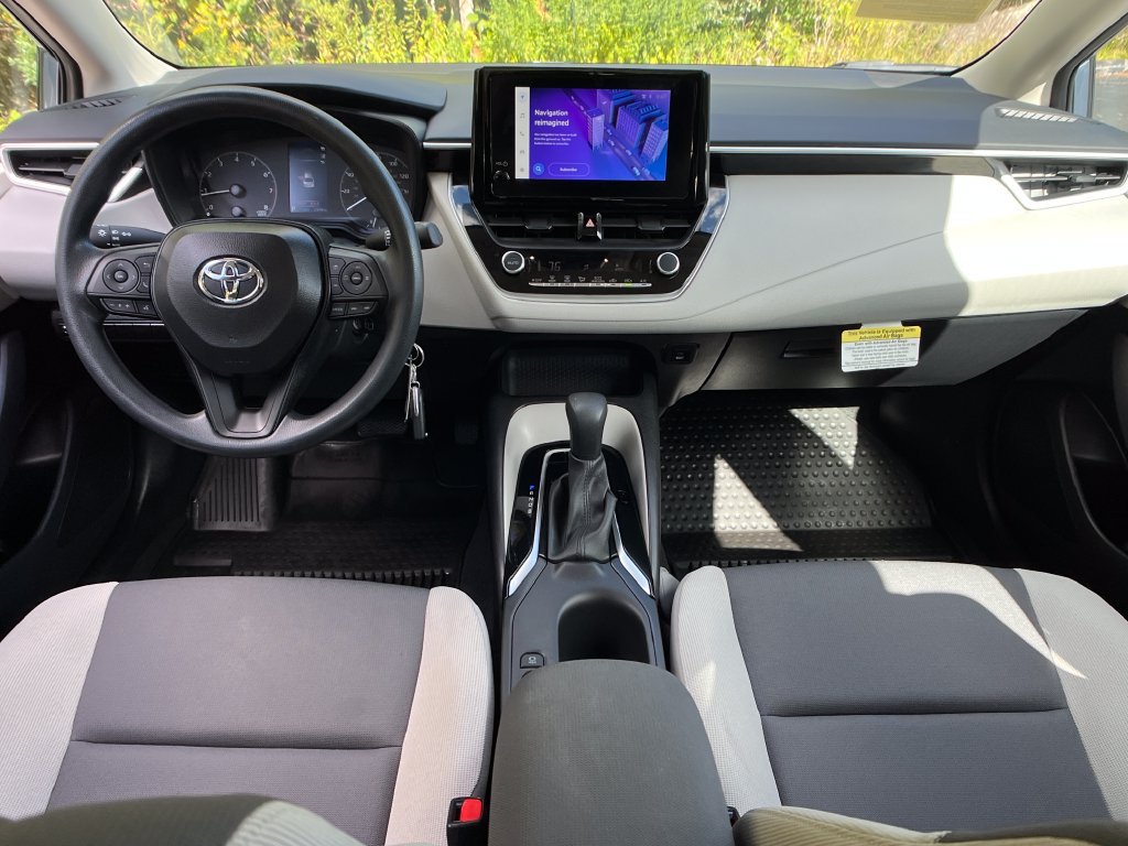 Used 2024 Toyota Corolla LE FWD image 13