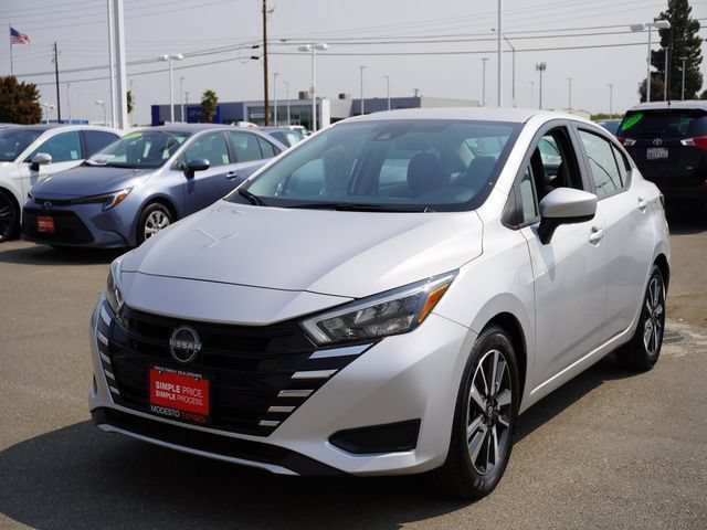 Used 2025 Nissan Versa SV FWD image 5