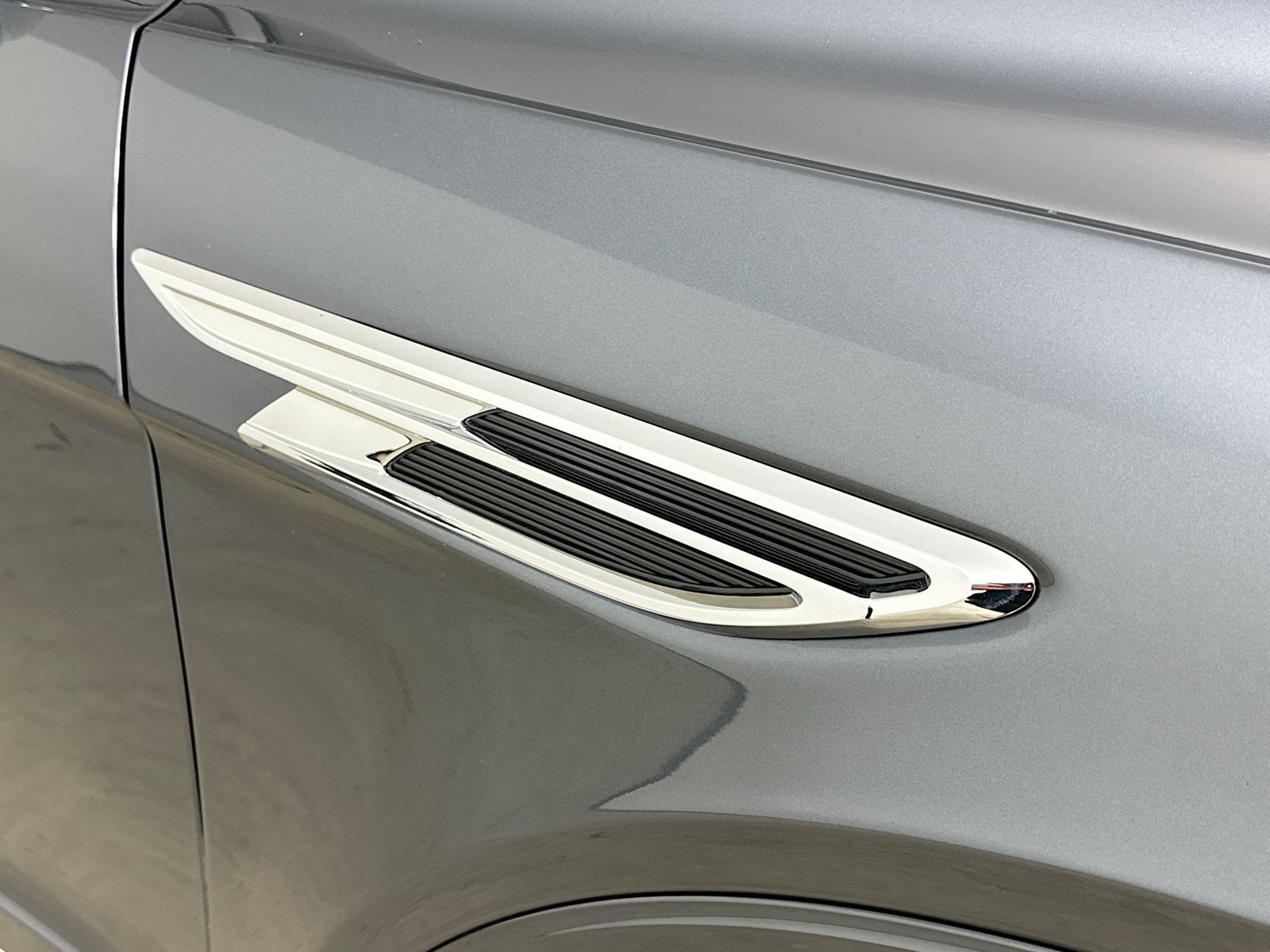 New 2026 Bentley Bentayga Extended Wheelbase AWD/4WD image 12