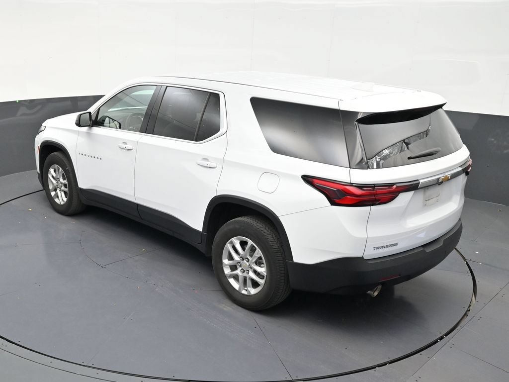 Used 2023 Chevrolet Traverse LS FWD image 13