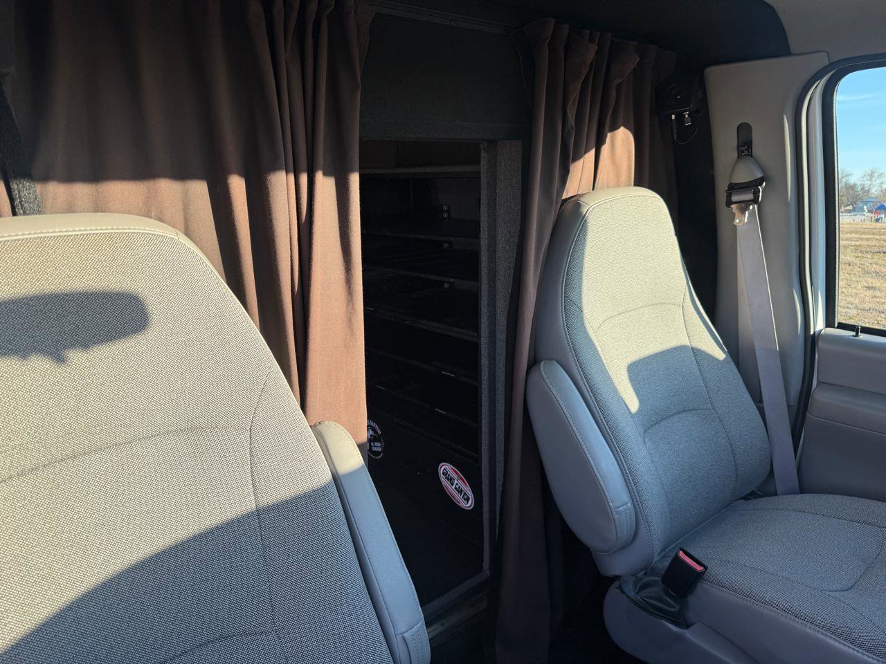 Used 2002 Ford E-350 and Econoline 350 Super Duty image 18