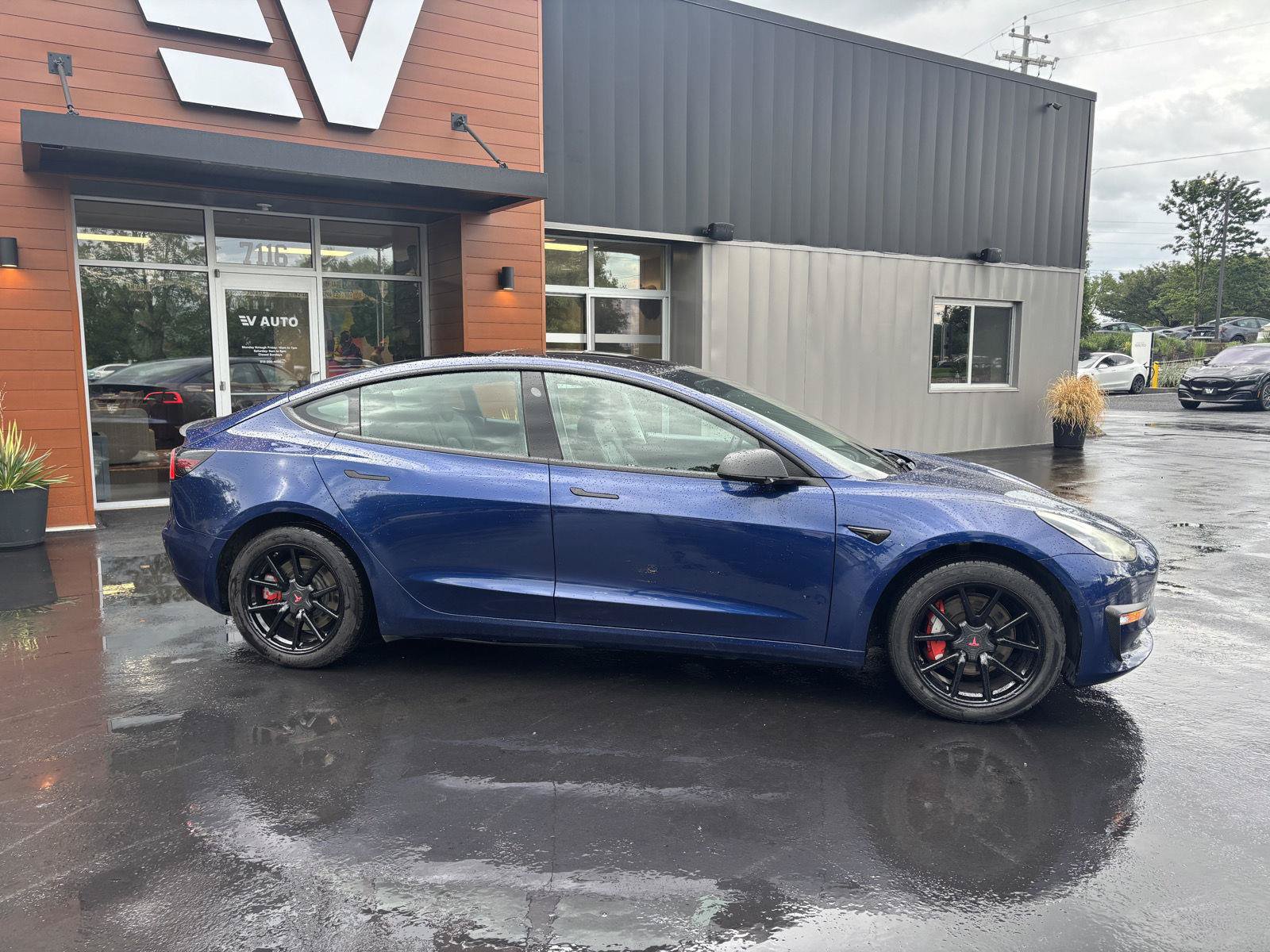 Used 2019 Tesla Model 3 Standard Range Plus RWD image 2