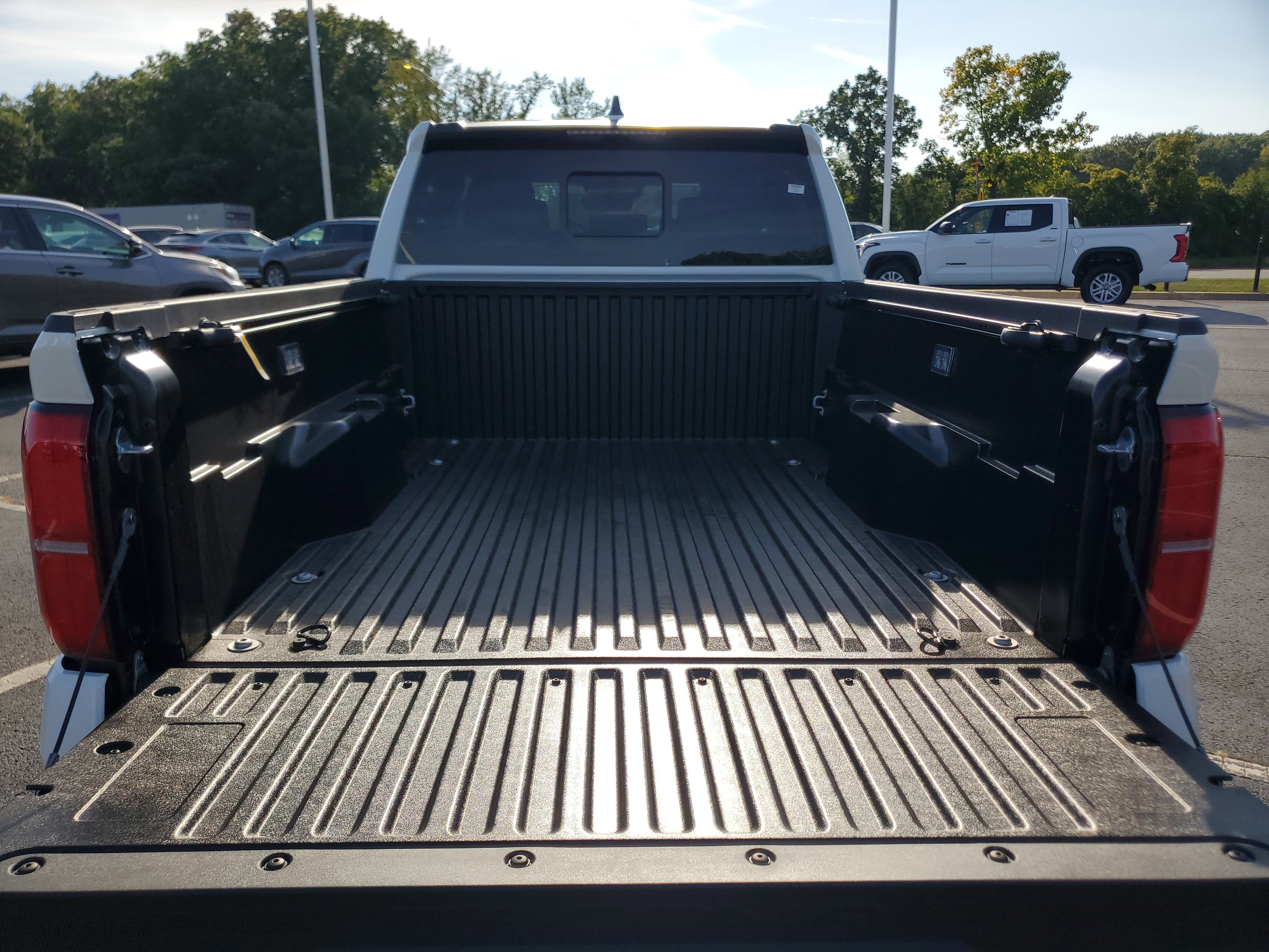 Used 2025 Toyota Tacoma SR5 image 9