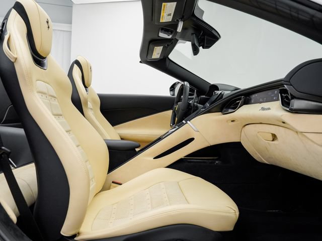 Used 2026 Ferrari Roma Spider RWD image 8