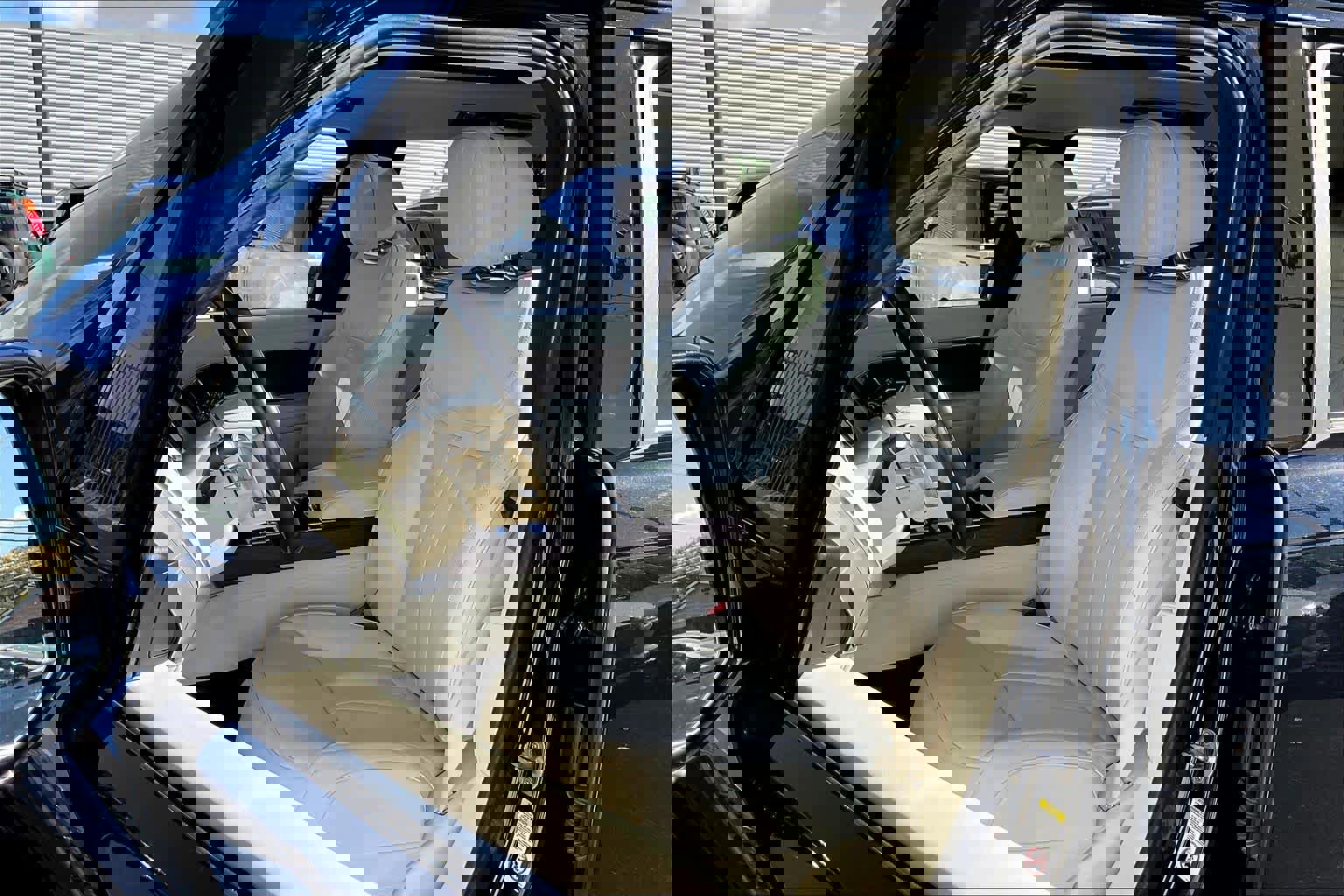 Used 2023 Land Rover Range Rover Long Wheelbase SE image 27