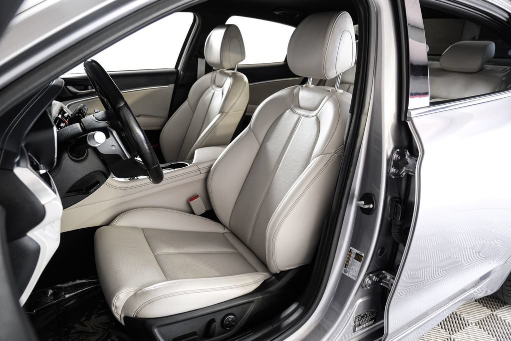 Used 2024 Genesis G70 2.5T RWD image 38