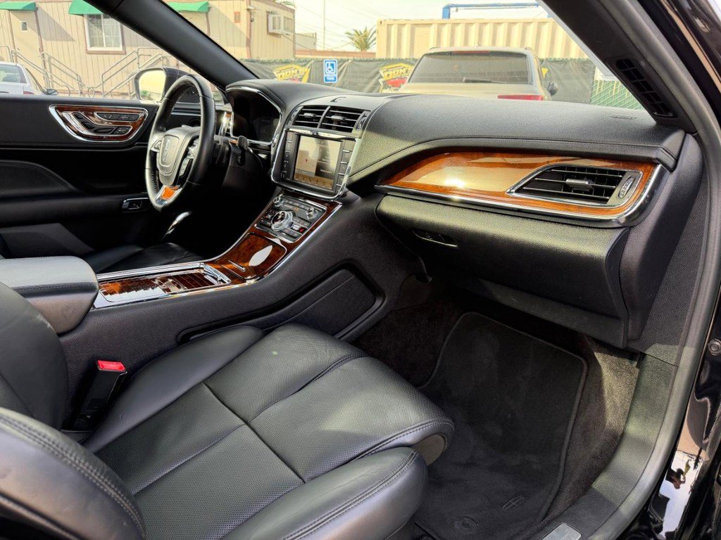 Used 2017 Lincoln Continental Reserve w/ Technology Package image 20