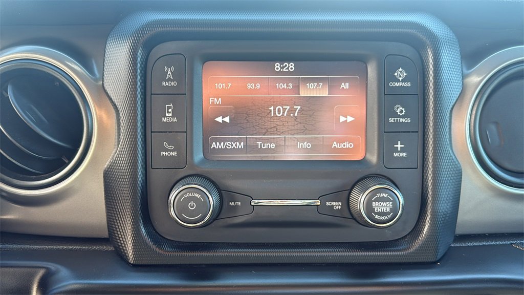 Used 2020 Jeep Gladiator Sport image 25