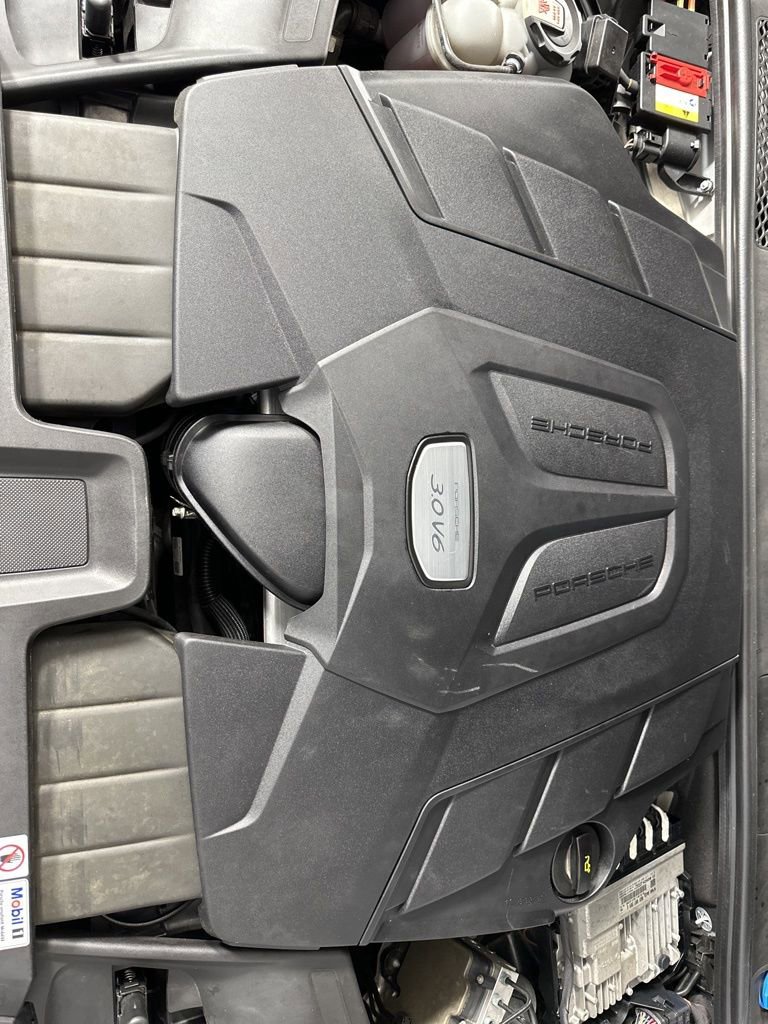 Used 2021 Porsche Cayenne image 30