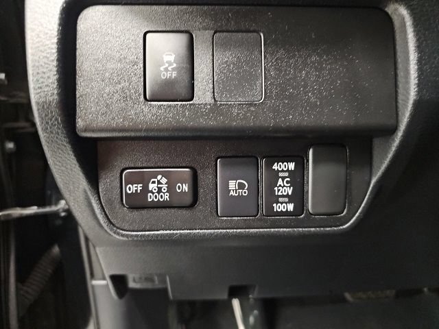 Used 2020 Toyota Tacoma TRD Off-Road w/ Technology Package AWD/4WD image 16