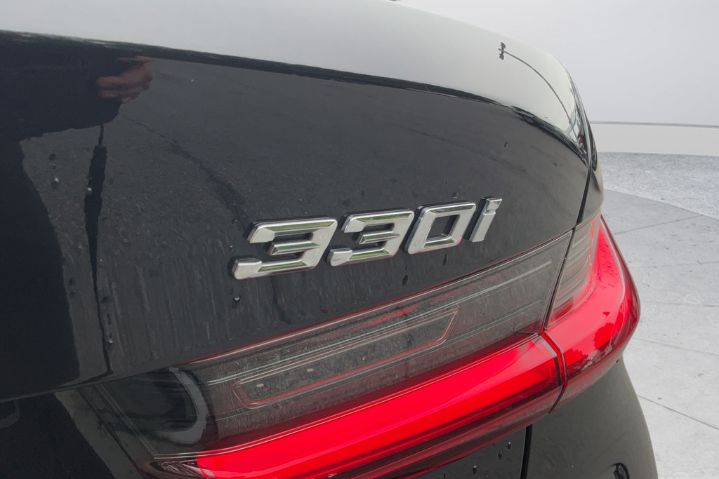 Used 2022 BMW 330i Sedan w/ Driving Assistance Package RWD image 26