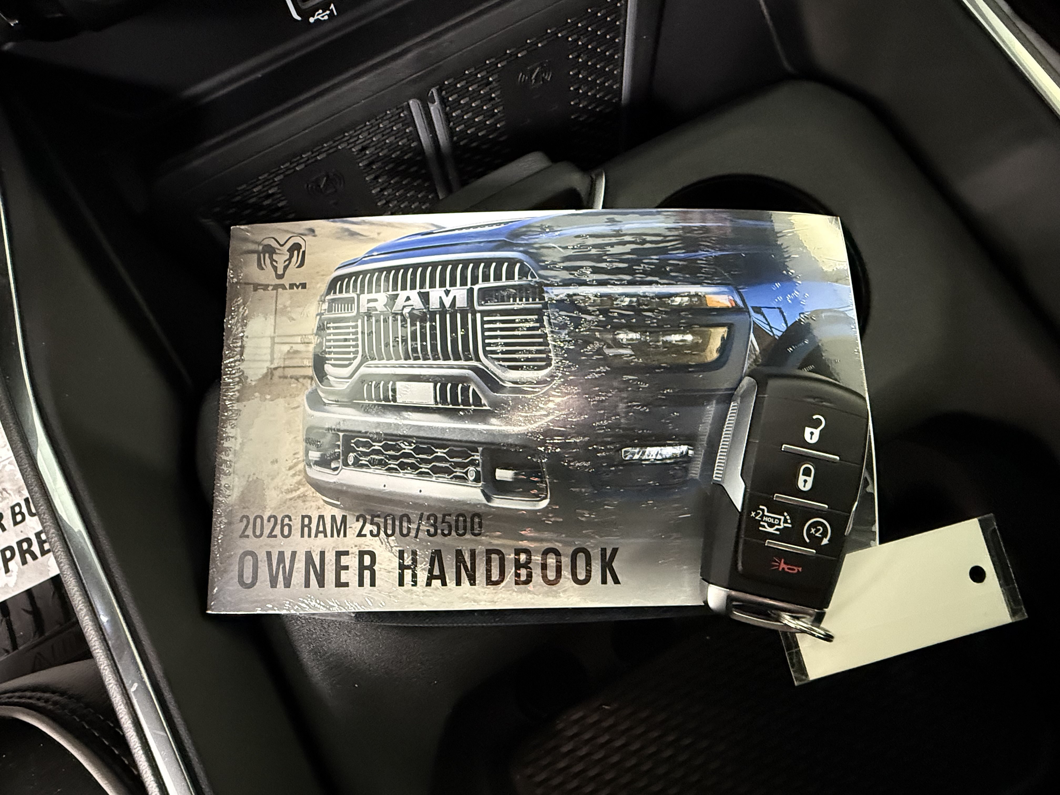 New 2026 RAM 2500 Laramie AWD/4WD image 19