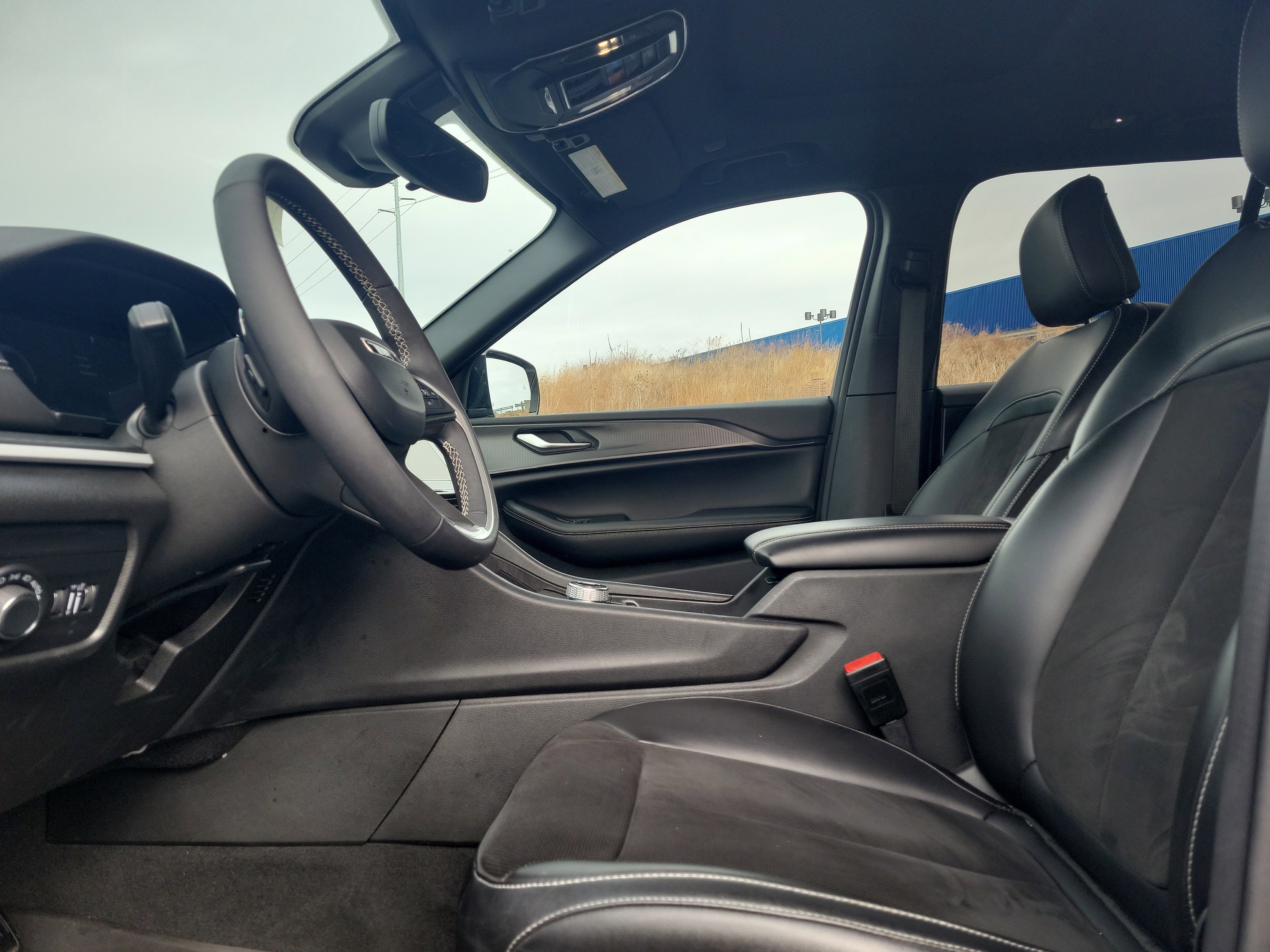 Used 2023 Jeep Grand Cherokee Altitude image 18