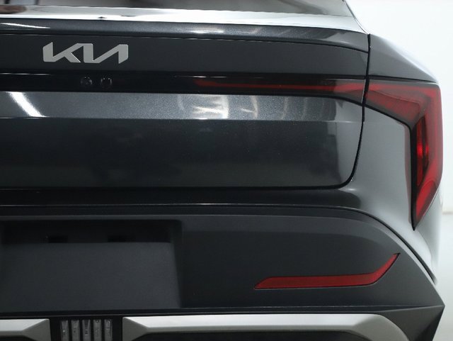 Used 2025 Kia K4 EX image 44