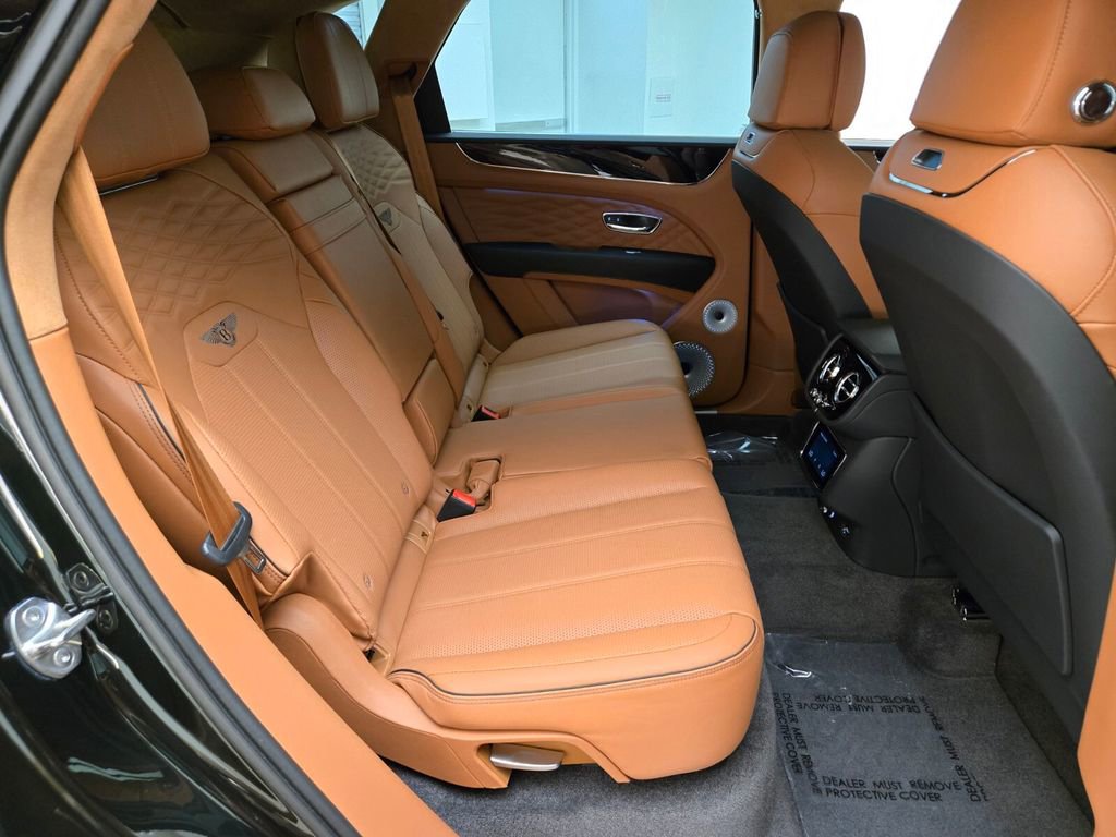 Used 2024 Bentley Bentayga image 26
