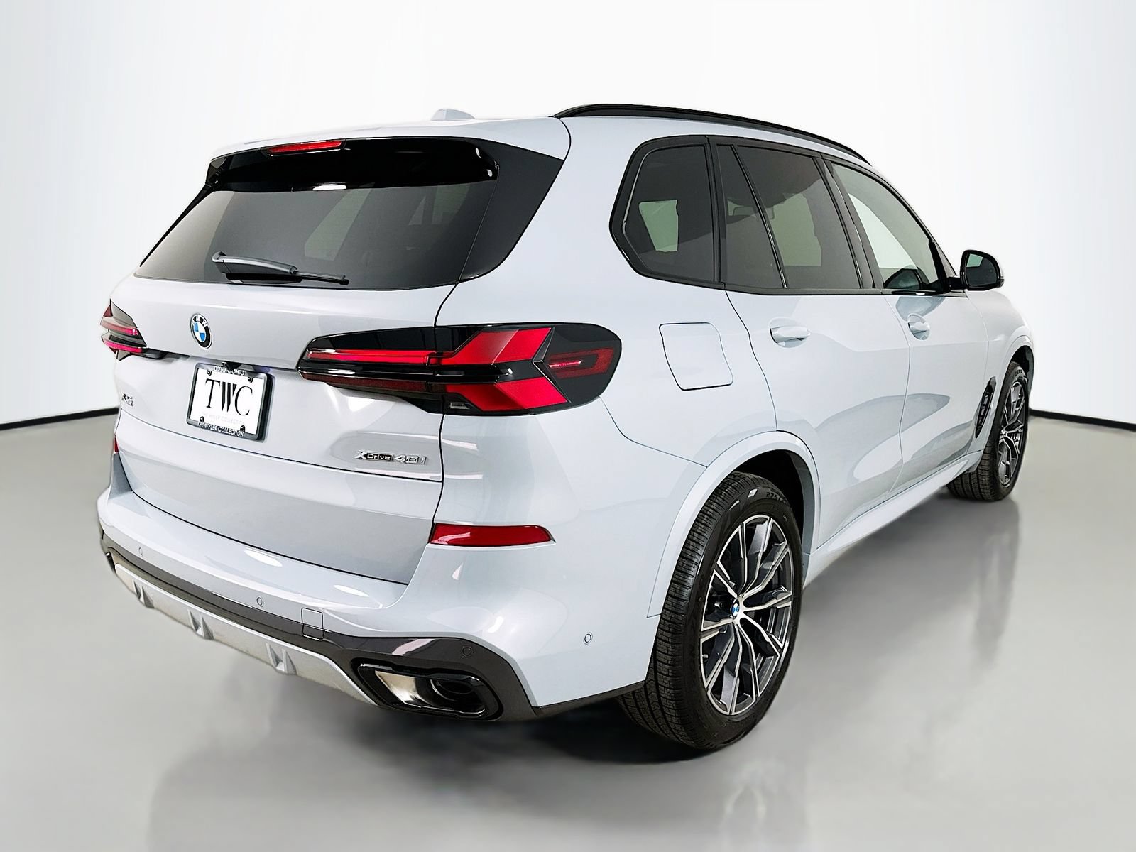 New 2026 BMW X5 xDrive40i w/ Executive Package AWD/4WD image 5