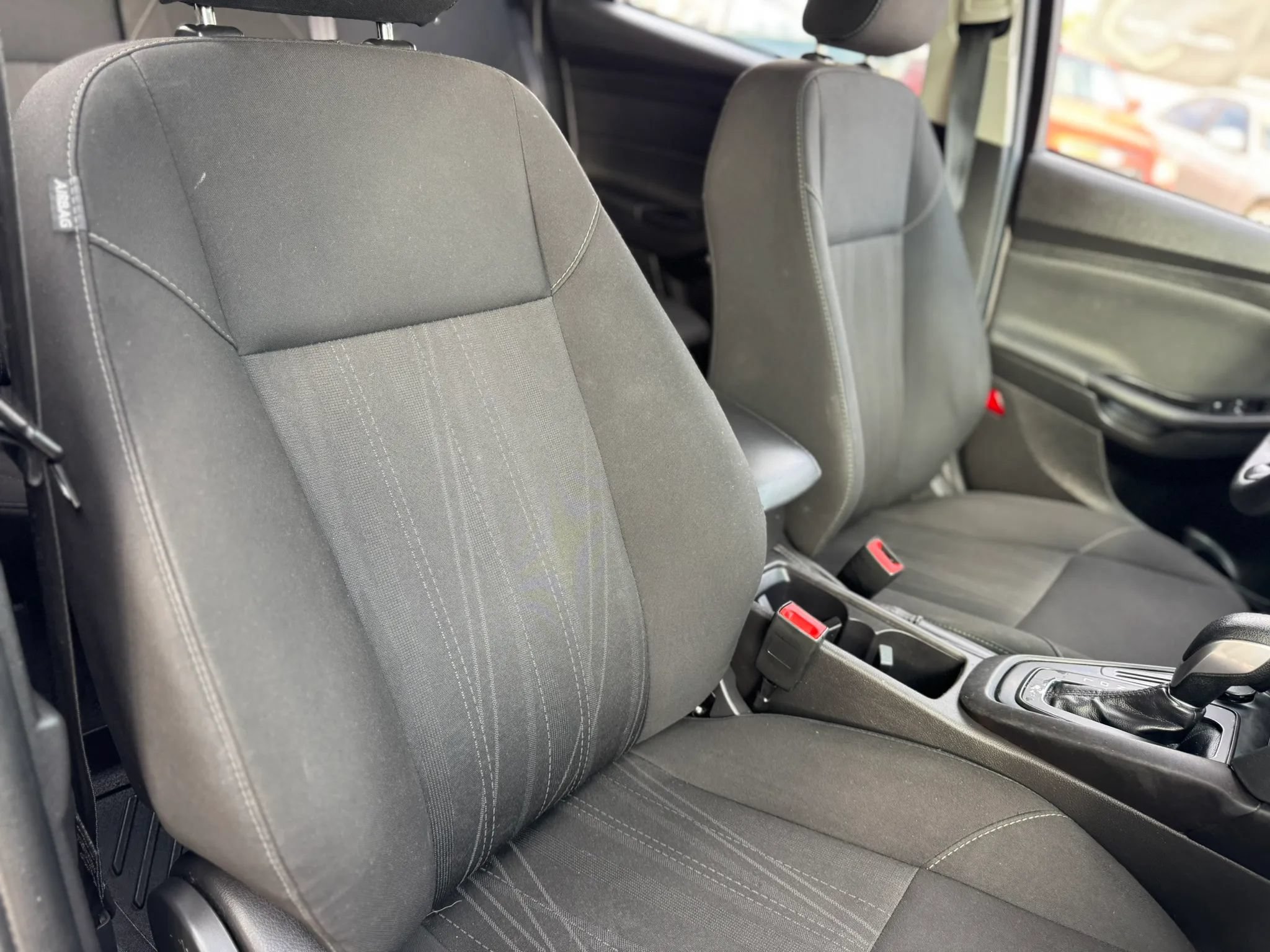 Used 2018 Ford Focus SE FWD image 33