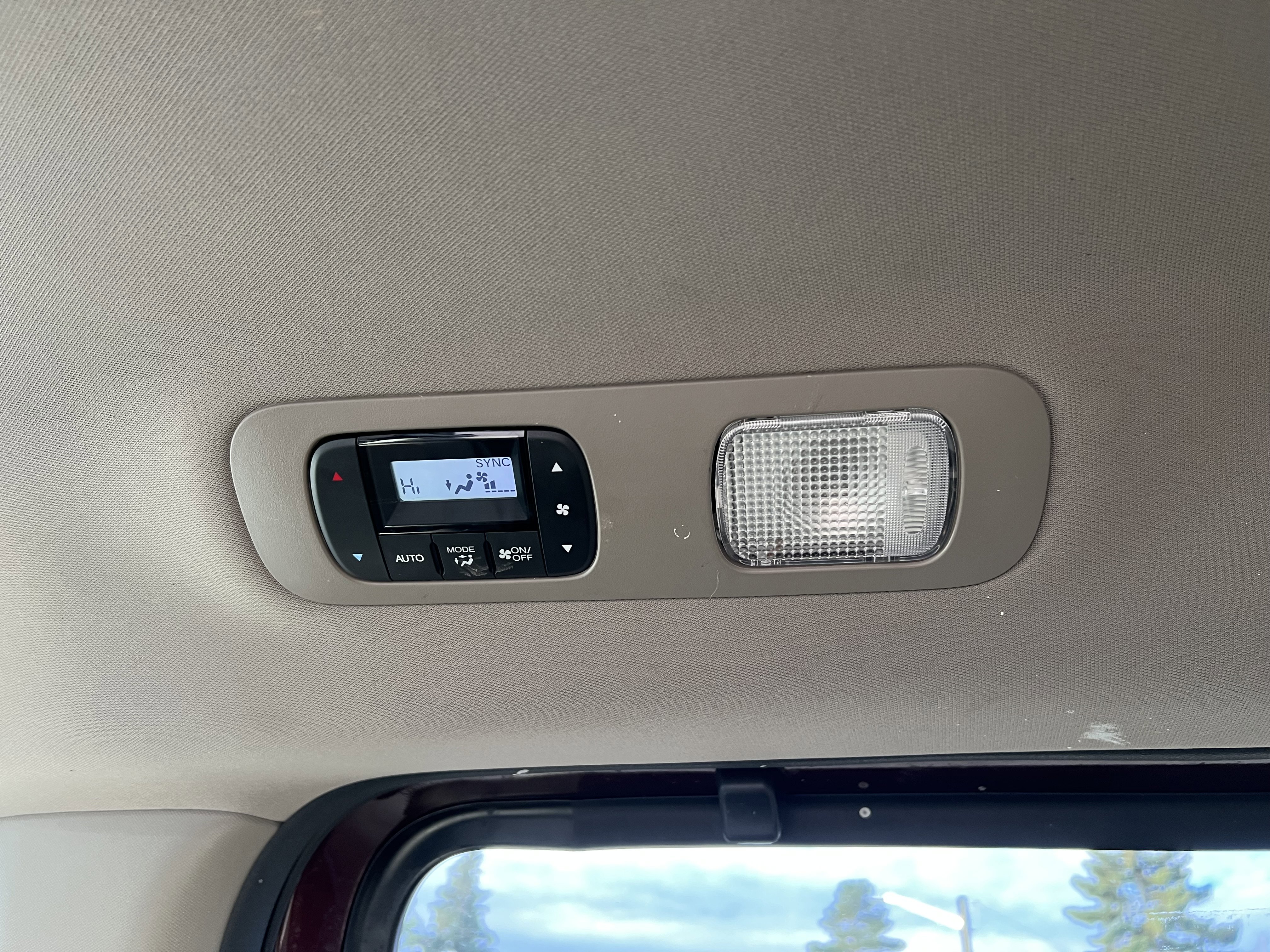 Used 2018 Honda Odyssey Elite image 16