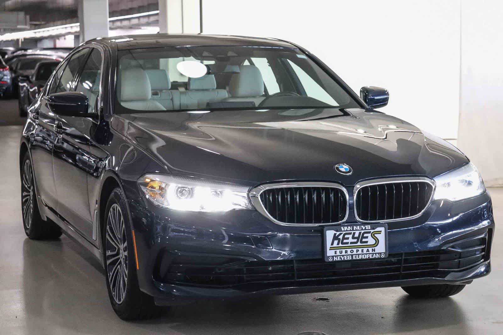 Used 2019 BMW 530e w/ Convenience Package RWD image 5