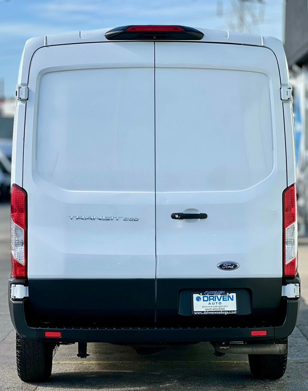 Used 2020 Ford Transit 250 Medium Roof w/ Load Area Protection Package image 4