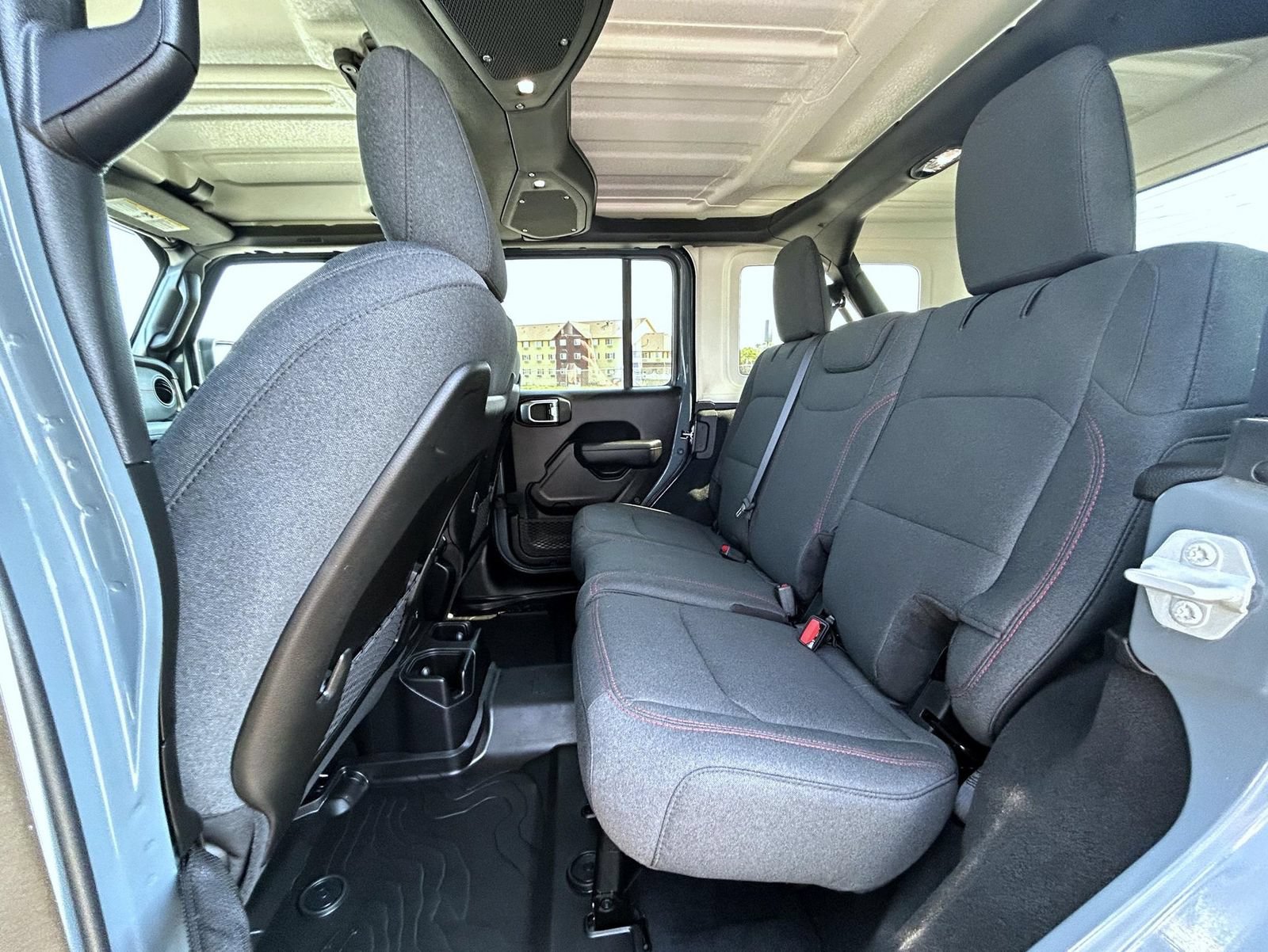 Used 2024 Jeep Wrangler Unlimited Rubicon w/ Convenience Group AWD/4WD image 21