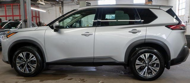Used 2021 Nissan Rogue SV image 9