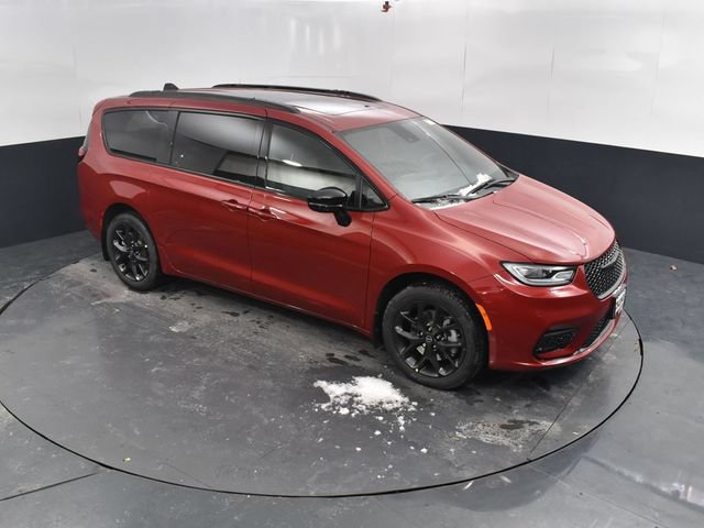 New 2026 Chrysler Pacifica Select AWD/4WD image 36